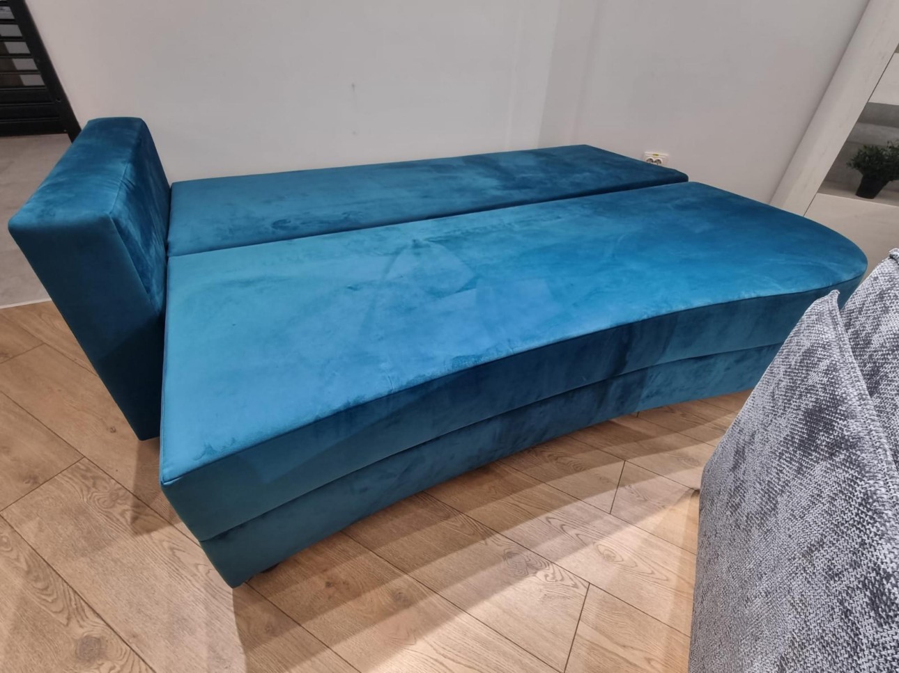 Canapea extensibilă GRACE (stânga), cu ladă de depozitare, 2300x1000x770 mm, spațiu de dormit 2100x1500 mm.
