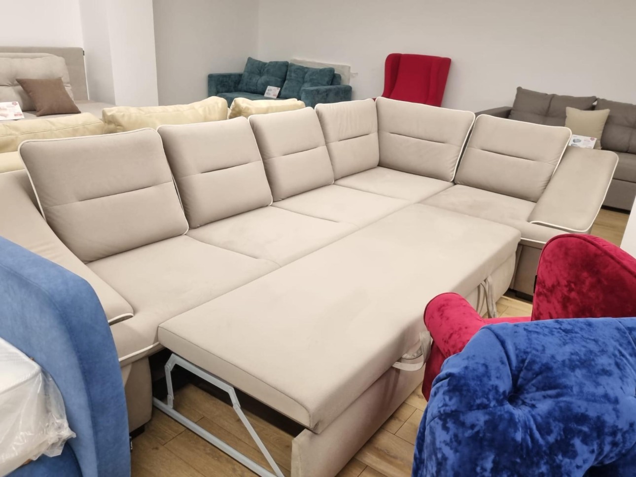 Colțar extensibil MERIDIANI 3, cu ladă de depozitare, șezlong dreapta, 3170x1850x800 mm, spațiu de dormit 2660x1350 mm.