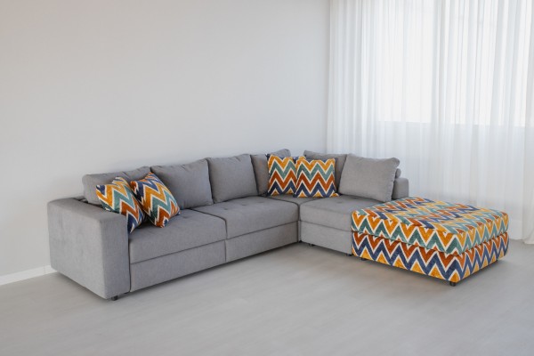 Colțar modular STONE (ansamblul 6), extensibil, ladă de depozitare, spațiu de dormit 2000x2000 mm.