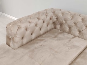 Современный диван с элементами Capitone