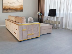 Eleganță Pariziană – Canapeaua "Golden Touch"