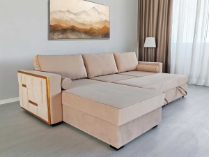 Eleganță Pariziană – Canapeaua "Golden Touch"