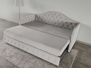 Design Moldovenesc, Rafinament Francez – Divanul "Mademoiselle"