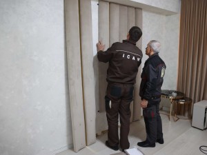 Canapea MADRID personalizată cu Panou Decorativ "Wall-to-Ceiling