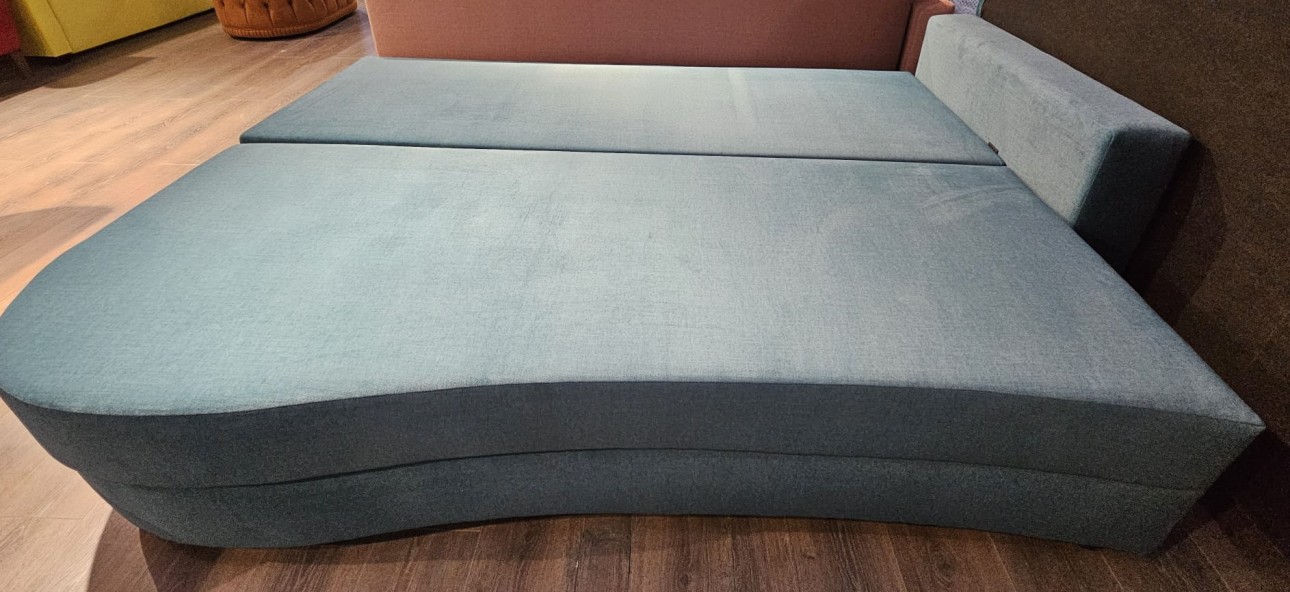 Canapea extensibilă GRACE (cotieră dreapta), cu ladă de depozitare, 2300x1000x770 mm, spațiu de dormit 2100x1500 mm.