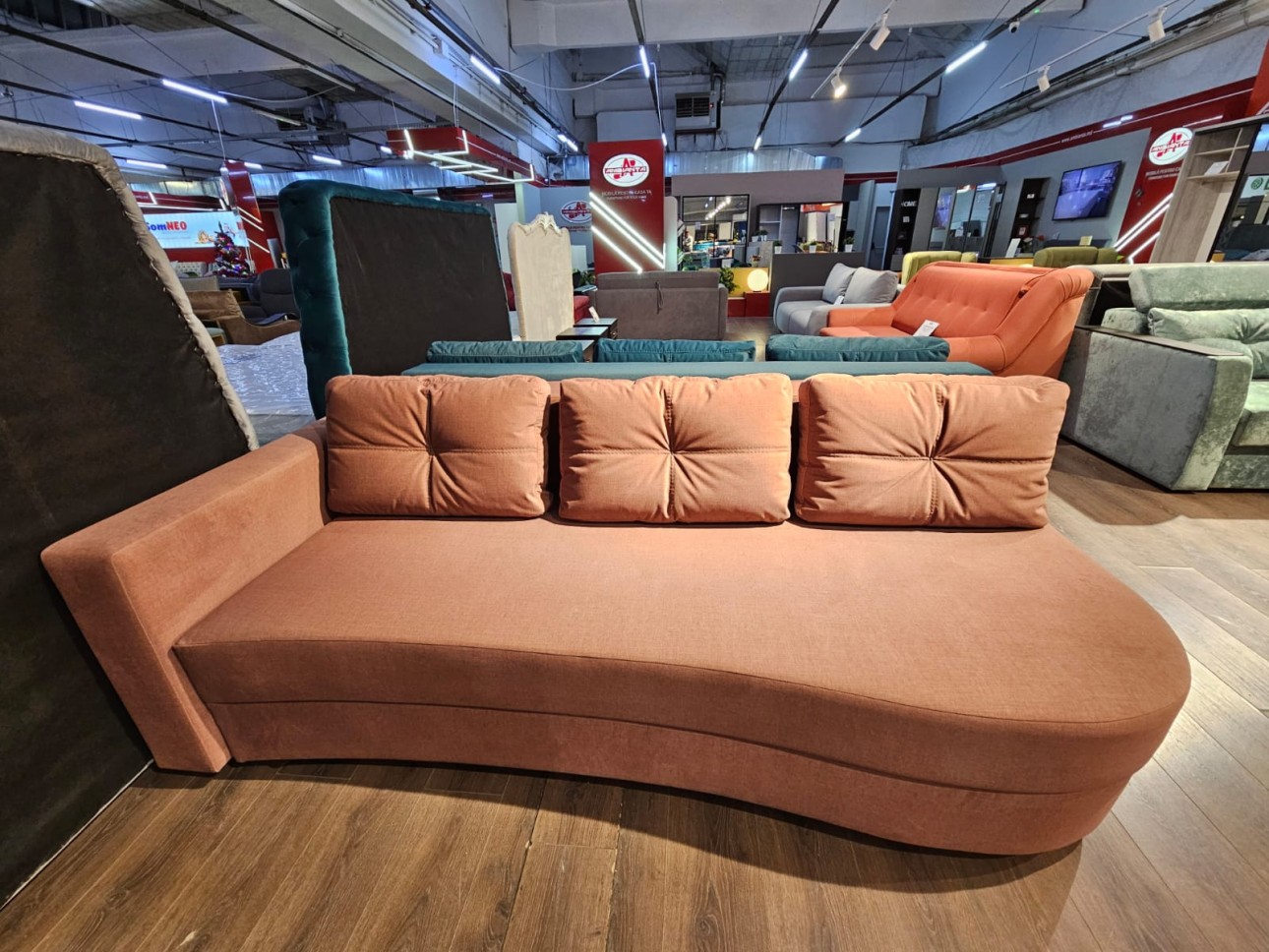 Canapea extensibilă GRACE (cotieră stinga), cu ladă de depozitare, 2300x1000x770 mm, spațiu de dormit 2100x1500 mm.