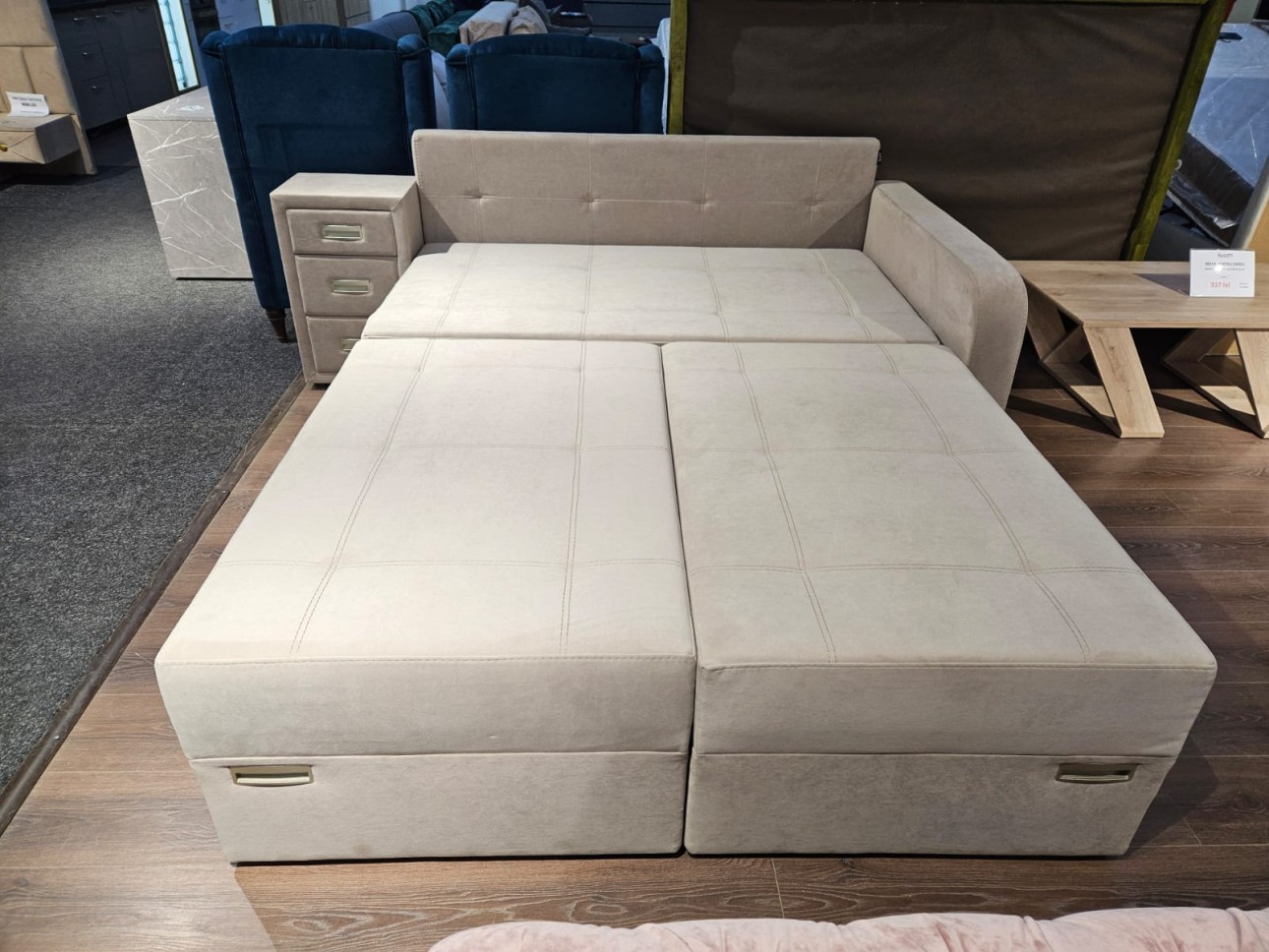 Colțar extensibil MADRID, șezlong dreapta, cu ladă de depozitare, o noptieră integrată, mecanism de extindere „foarfece”, 2100x1500x850 mm, spațiu de dormit 1550x2050 mm.