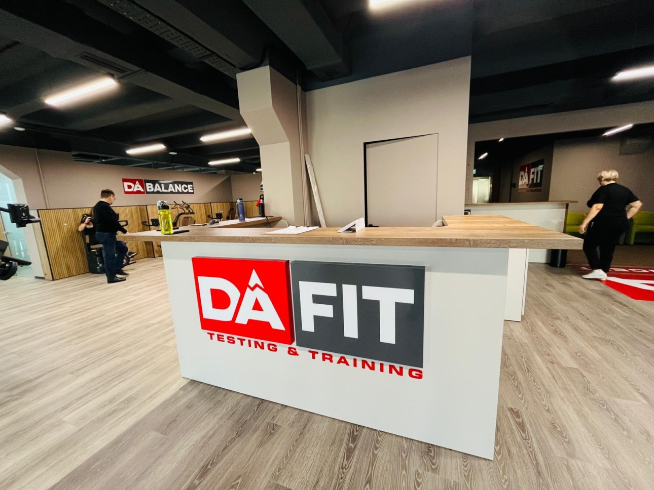 Amenajarea Sălii de Fitness Da Fit: Mobilier Comercial la Comandă după Design Proiect